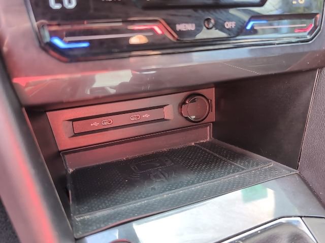 Used 2023 Volkswagen Tiguan SE R-Line image 20