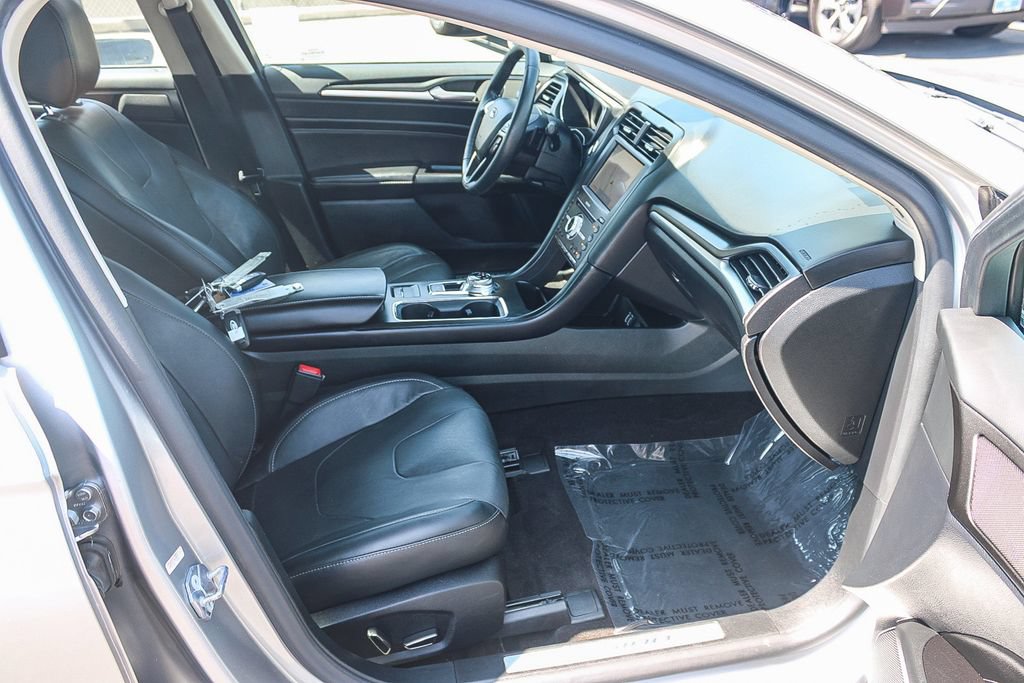 Used 2020 Ford Fusion Titanium FWD image 18