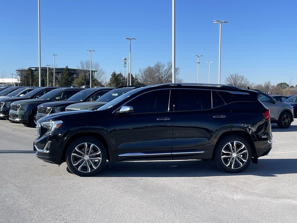 Used 2020 GMC Terrain Denali w/ Denali Premium Package image 4