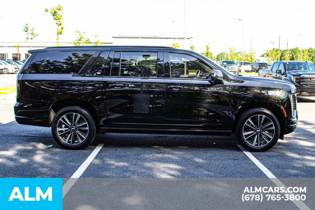 Used 2026 Cadillac Escalade ESV Sport AWD/4WD image 9
