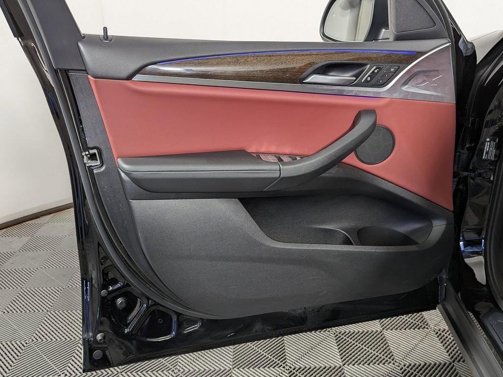 Certified 2023 BMW X4 xDrive30i w/ Convenience Package image 15