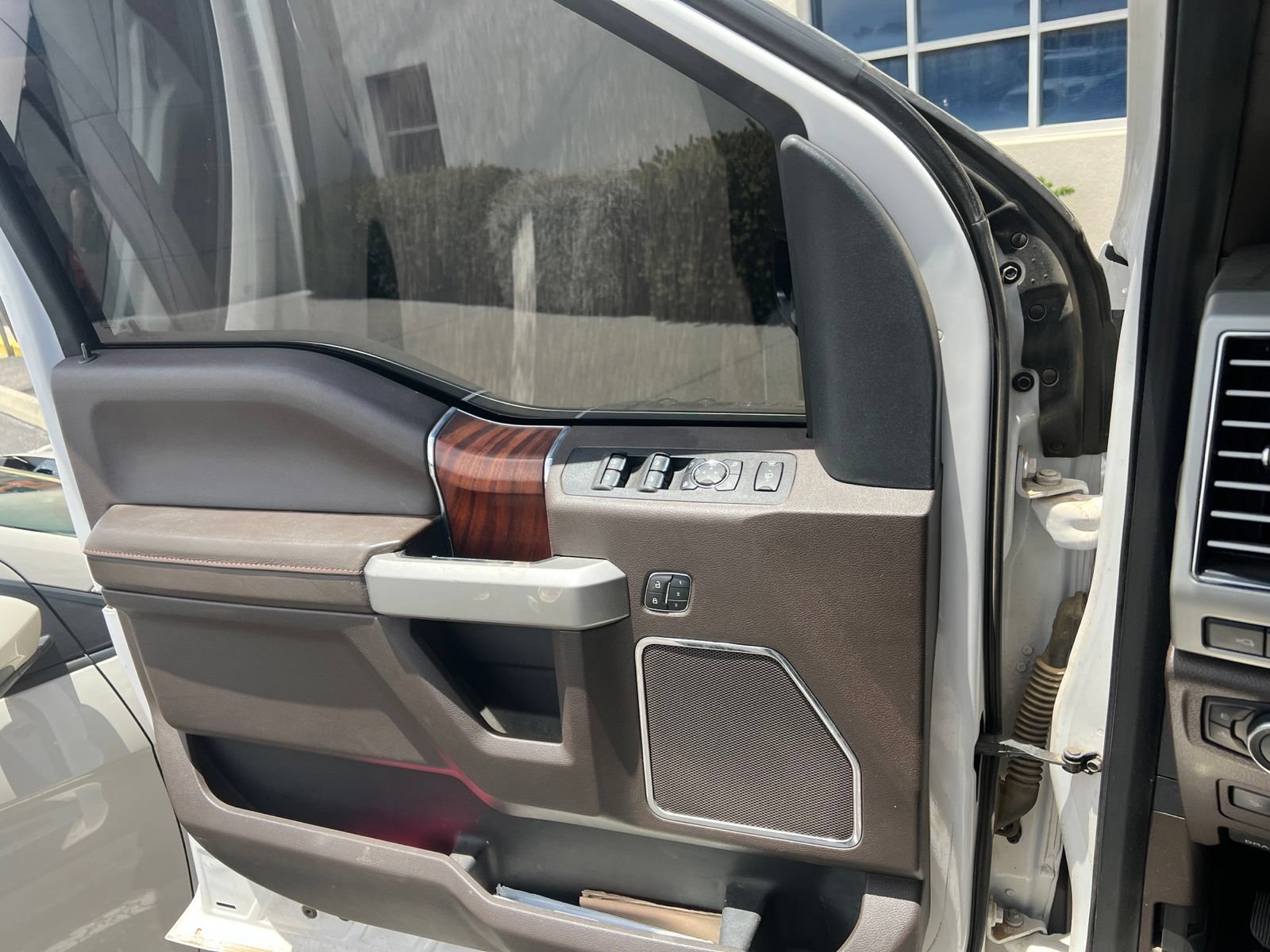Used 2019 Ford F350 King Ranch w/ King Ranch Ultimate Package AWD/4WD image 4