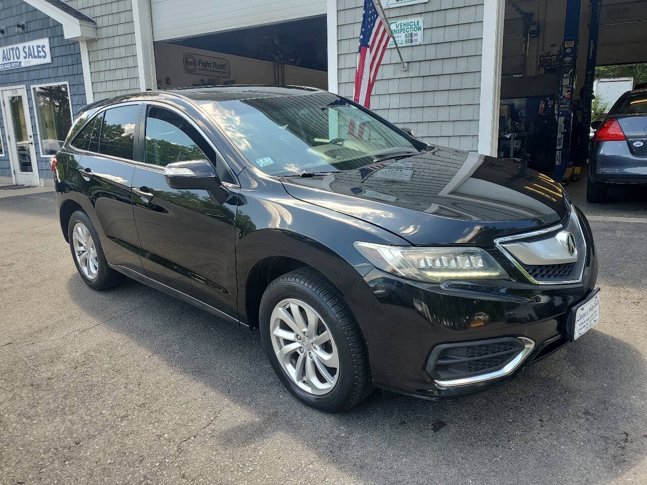 Used 2017 Acura RDX AWD w/ Technology Package image 2