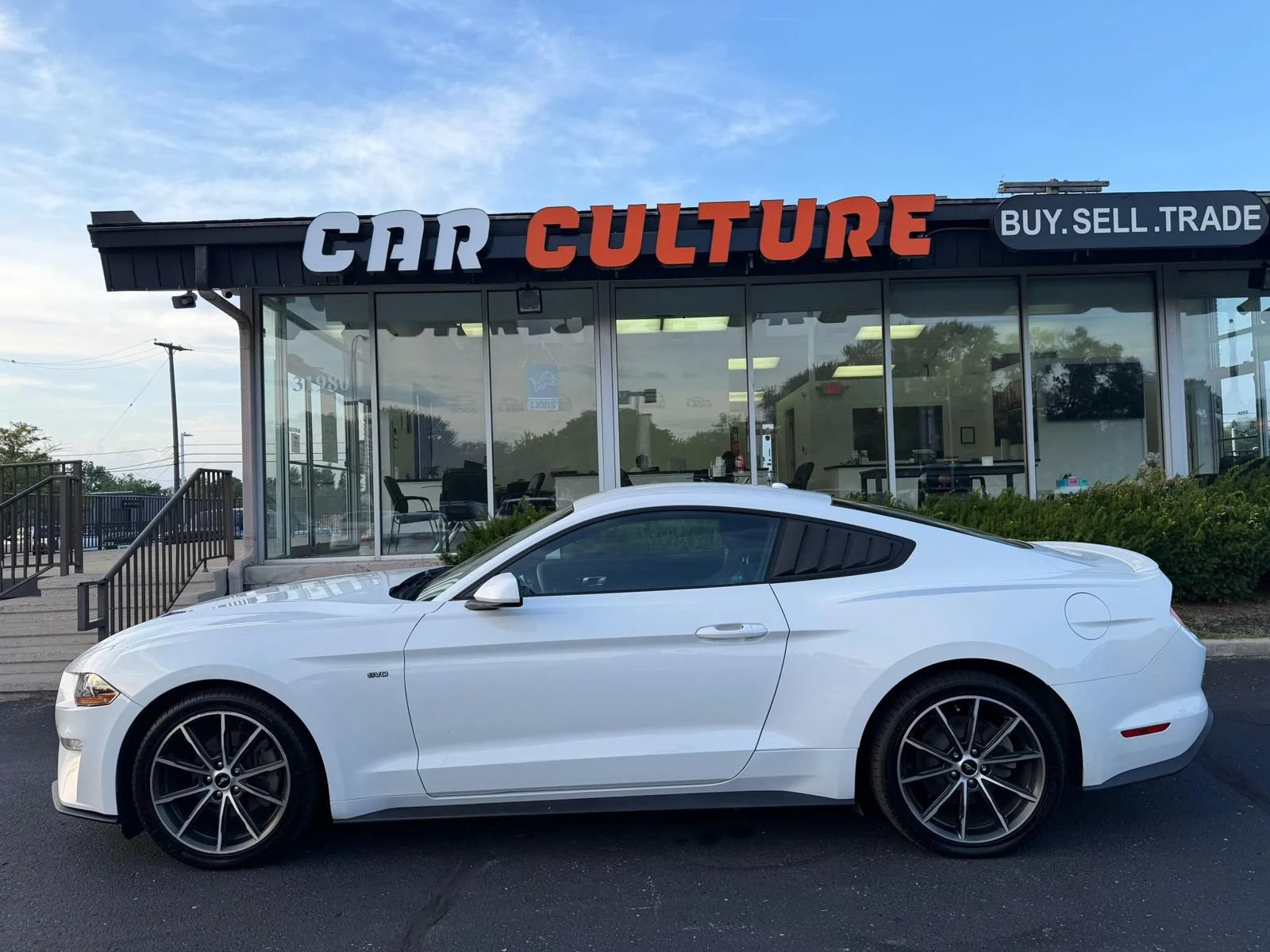 Used 2018 Ford Mustang Coupe w/ Equipment Group 101A RWD image 8