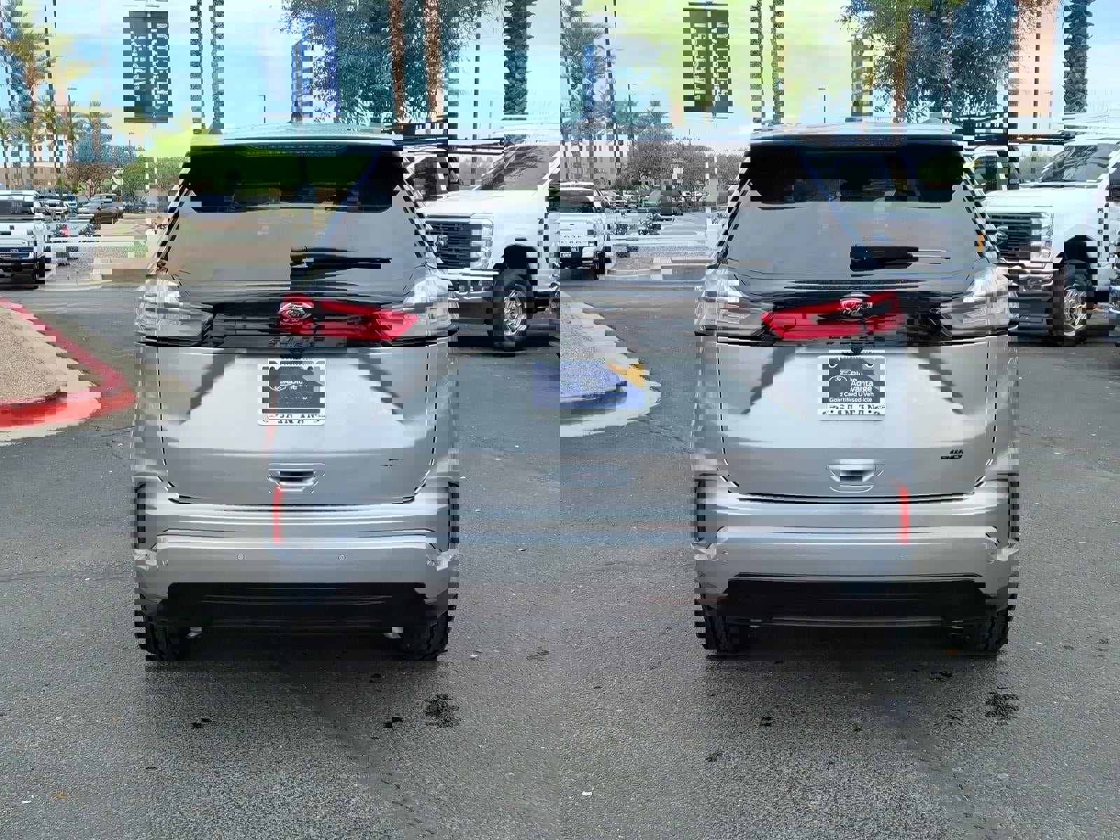 Certified 2022 Ford Edge SE w/ Black Appearance Package image 5