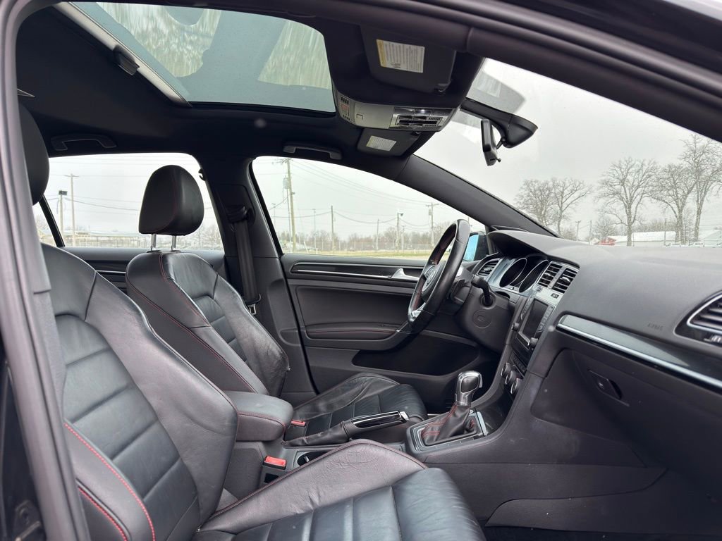 Used 2016 Volkswagen GTI SE FWD image 31
