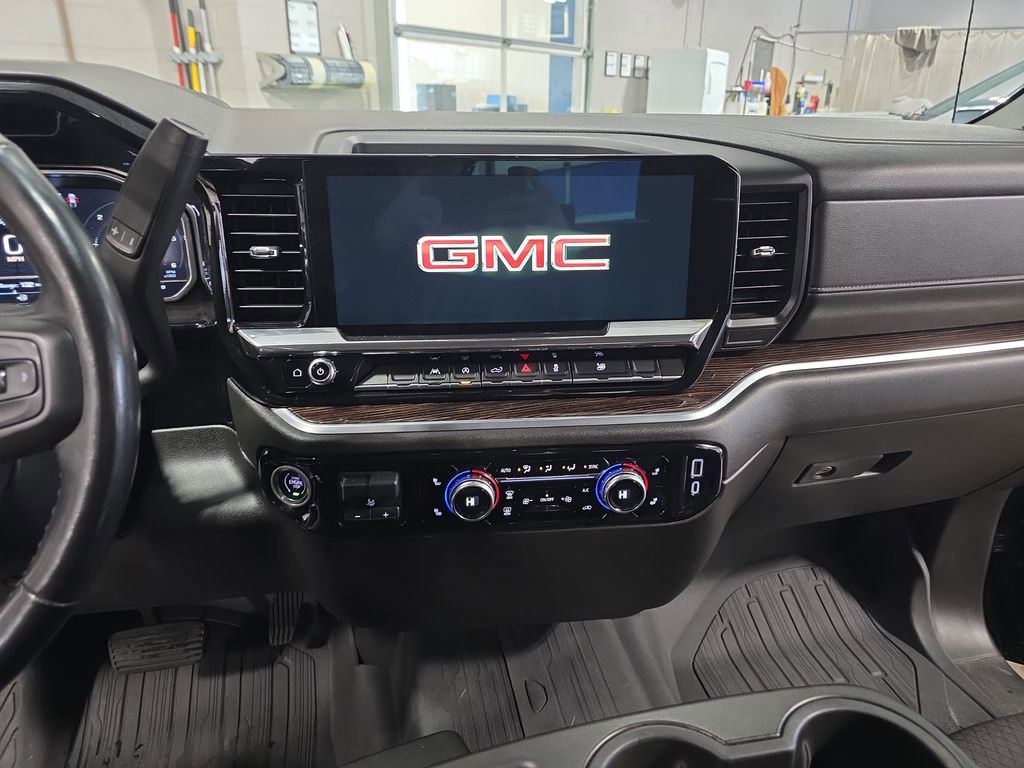 Used 2022 GMC Sierra 1500 Elevation image 19