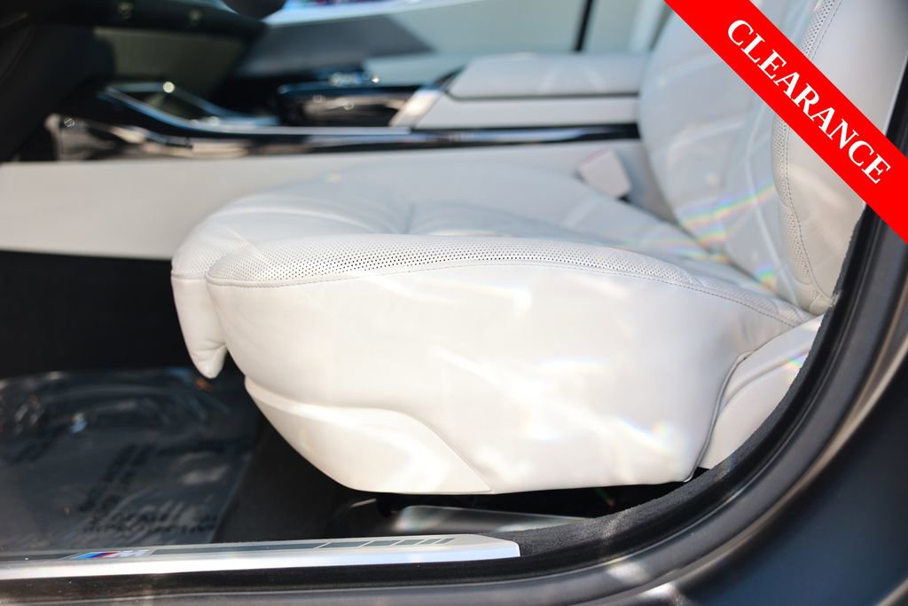 Used 2025 BMW i7 xDrive60 w/ Executive Package AWD/4WD image 19