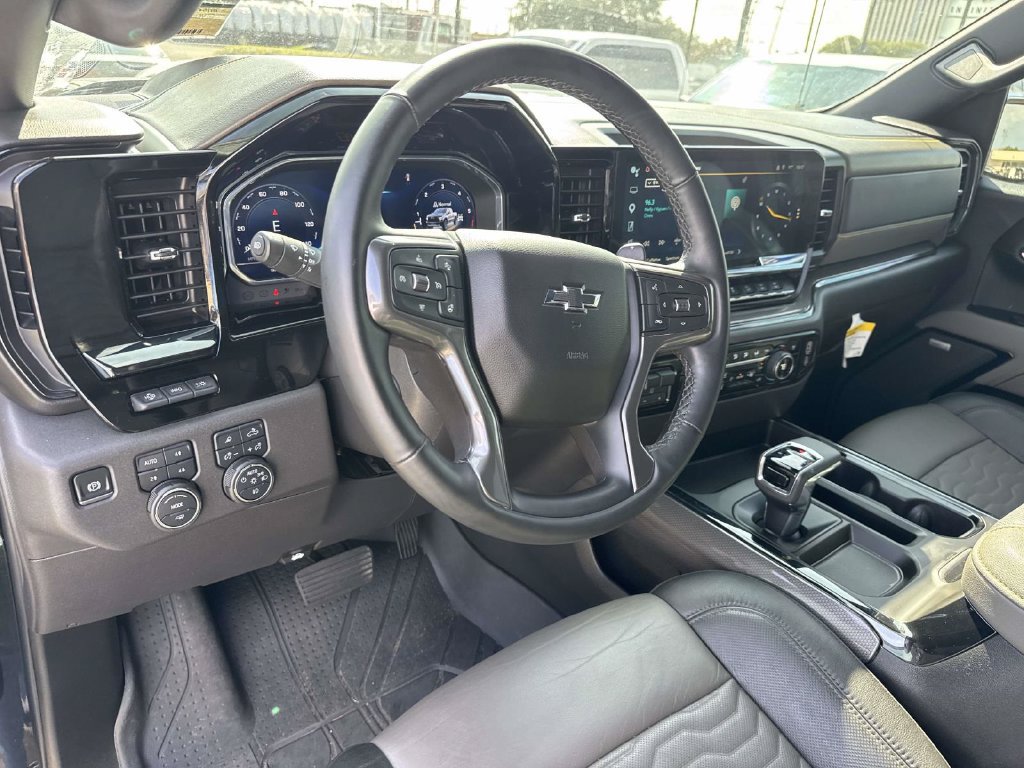 Used 2025 Chevrolet Silverado 1500 ZR2 w/ Technology Package AWD/4WD image 17