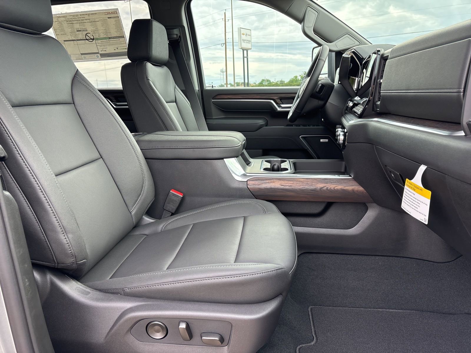 New 2026 GMC Sierra 2500 SLT w/ SLT Premium Package AWD/4WD image 18