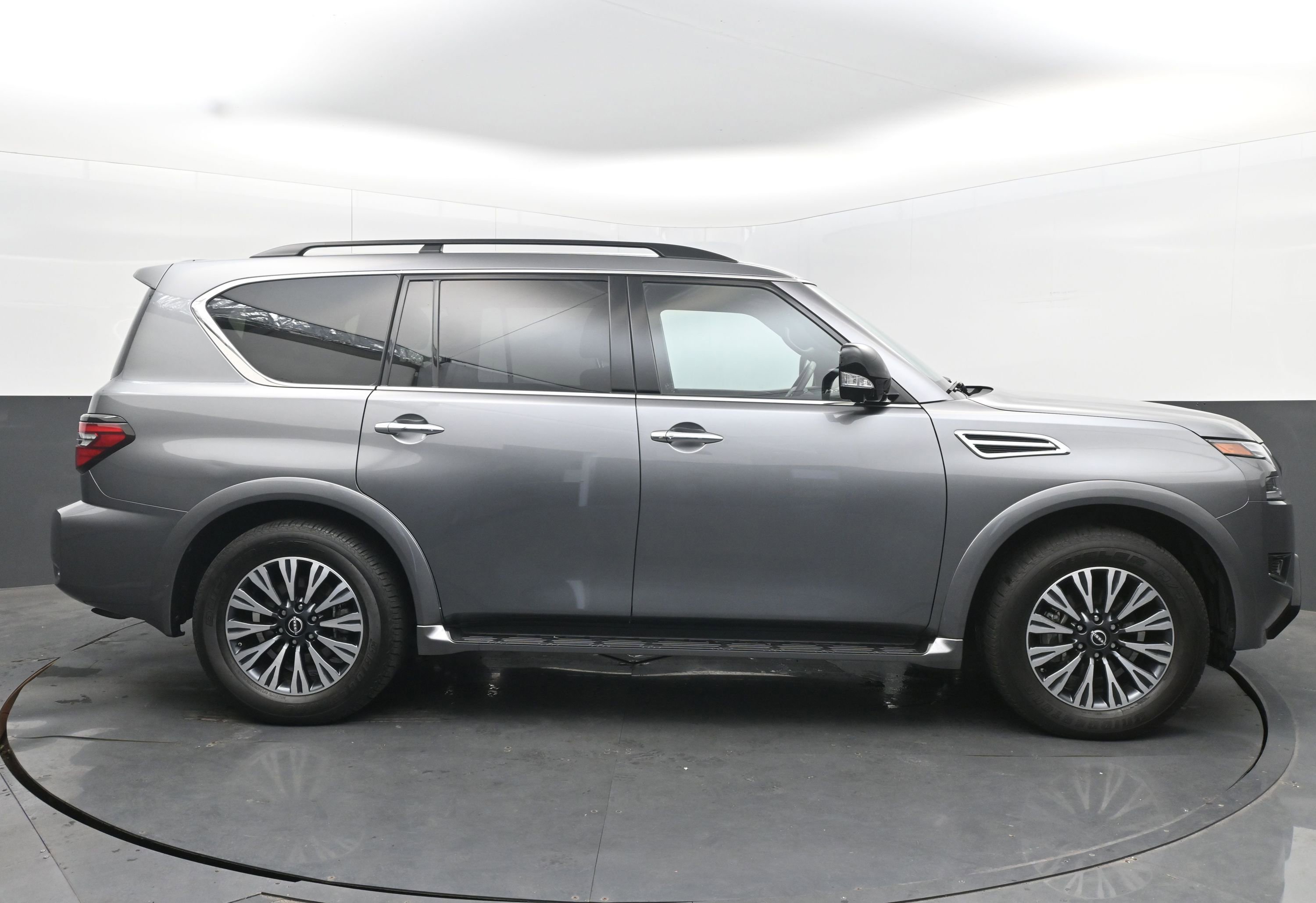 Used 2024 Nissan Armada SL w/ Midnight Edition Package image 10