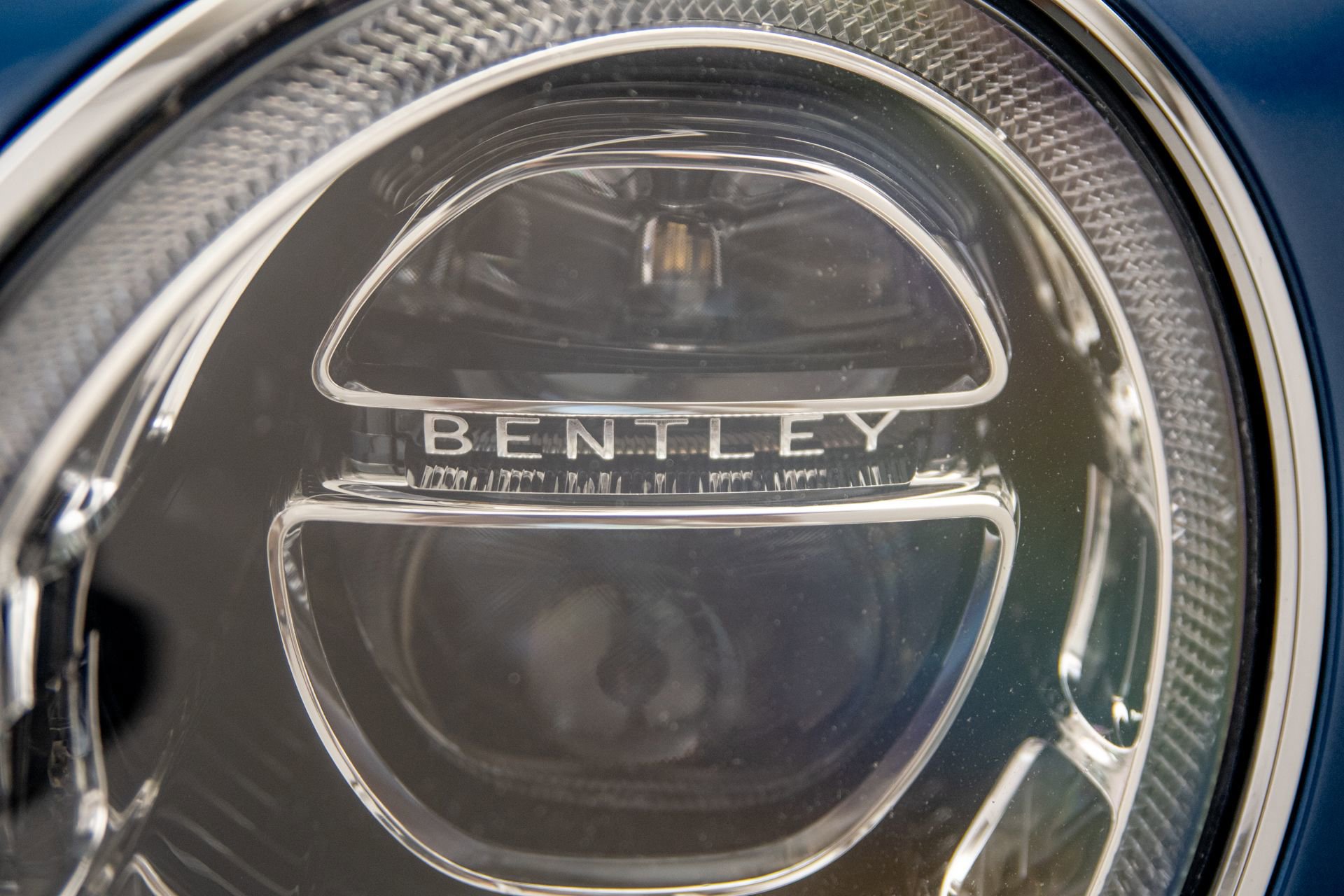 Used 2018 Bentley Bentayga Activity image 33