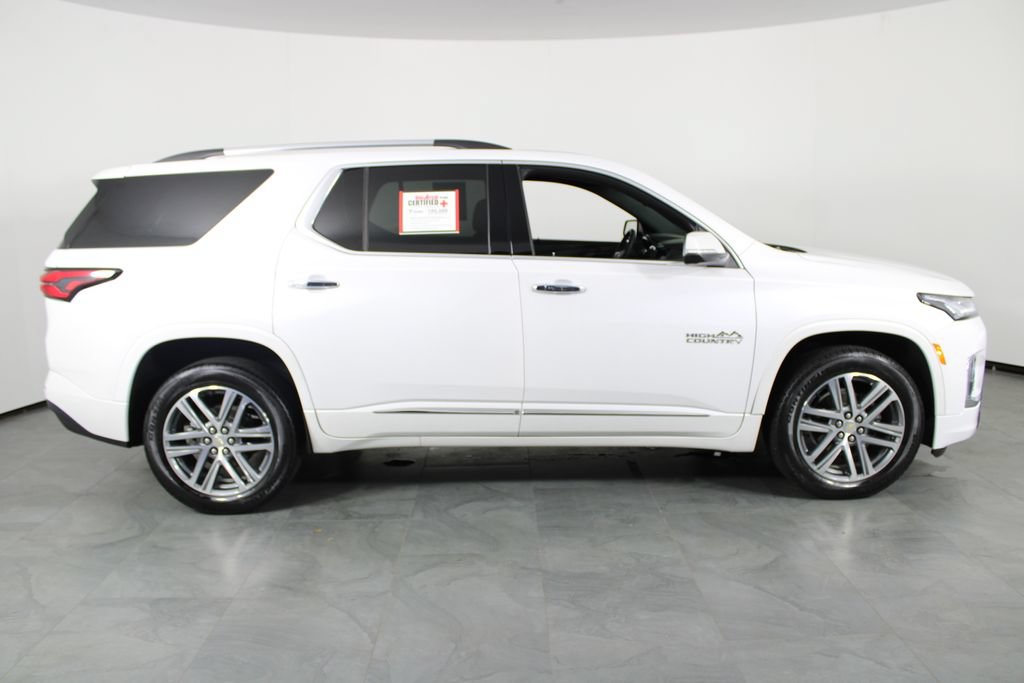 Used 2023 Chevrolet Traverse High Country FWD image 11