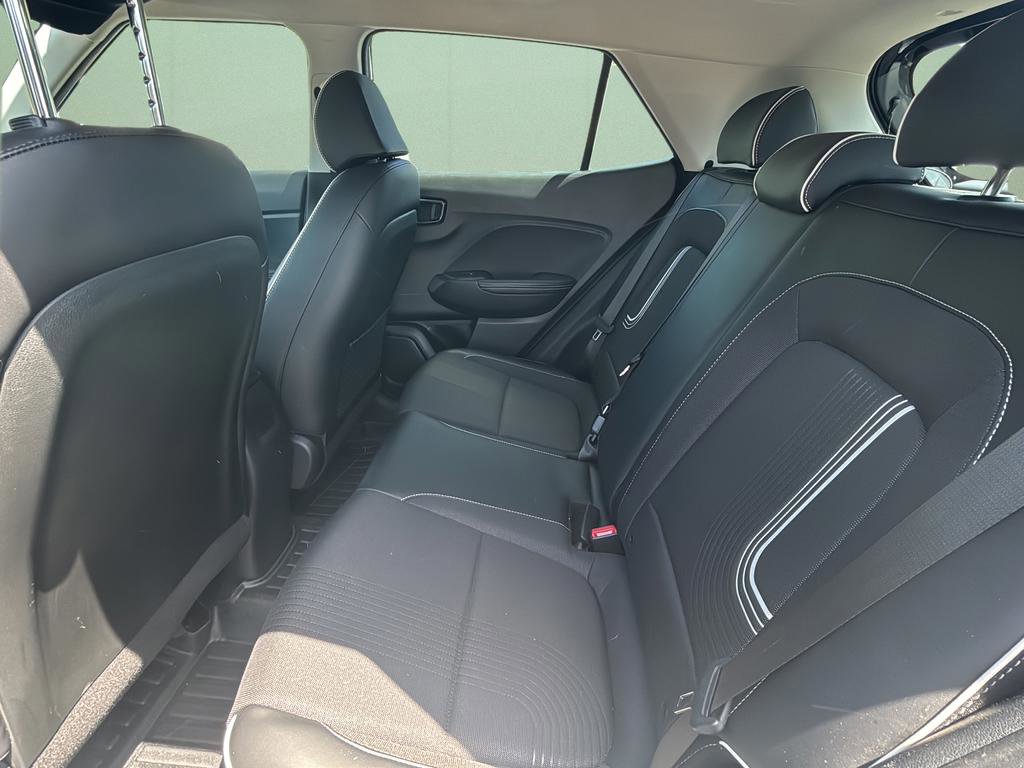 Certified 2023 Hyundai Venue Limited FWD image 20