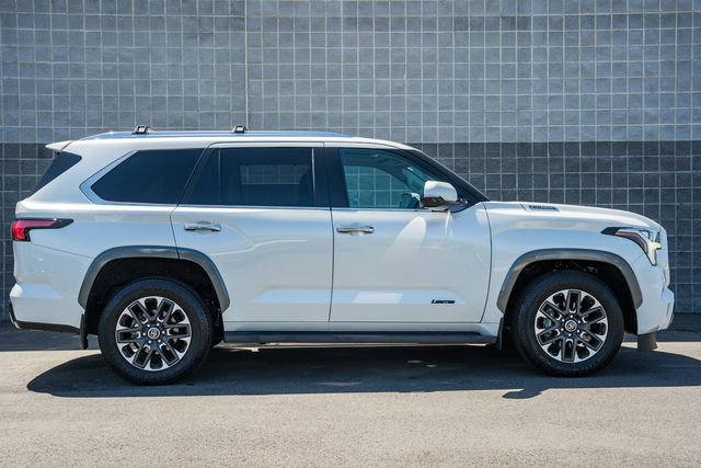 Used 2024 Toyota Sequoia Limited w/ Tow Technology Package AWD/4WD image 4