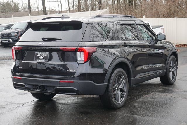 Used 2025 Ford Explorer ST-Line w/ Premium Package image 13