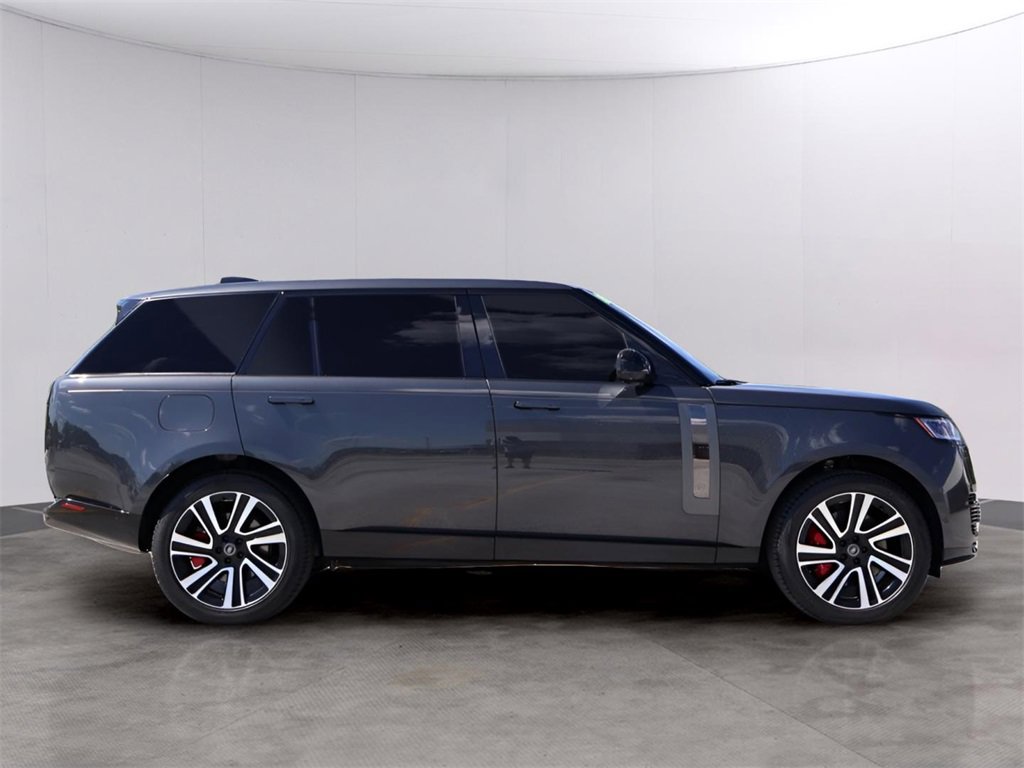 Used 2023 Land Rover Range Rover SV image 4