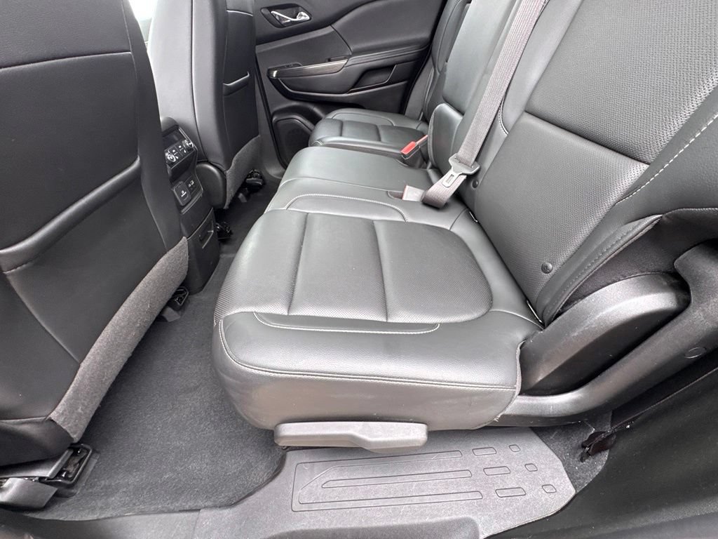 Used 2022 GMC Acadia SLT w/ Elevation Edition AWD/4WD image 32