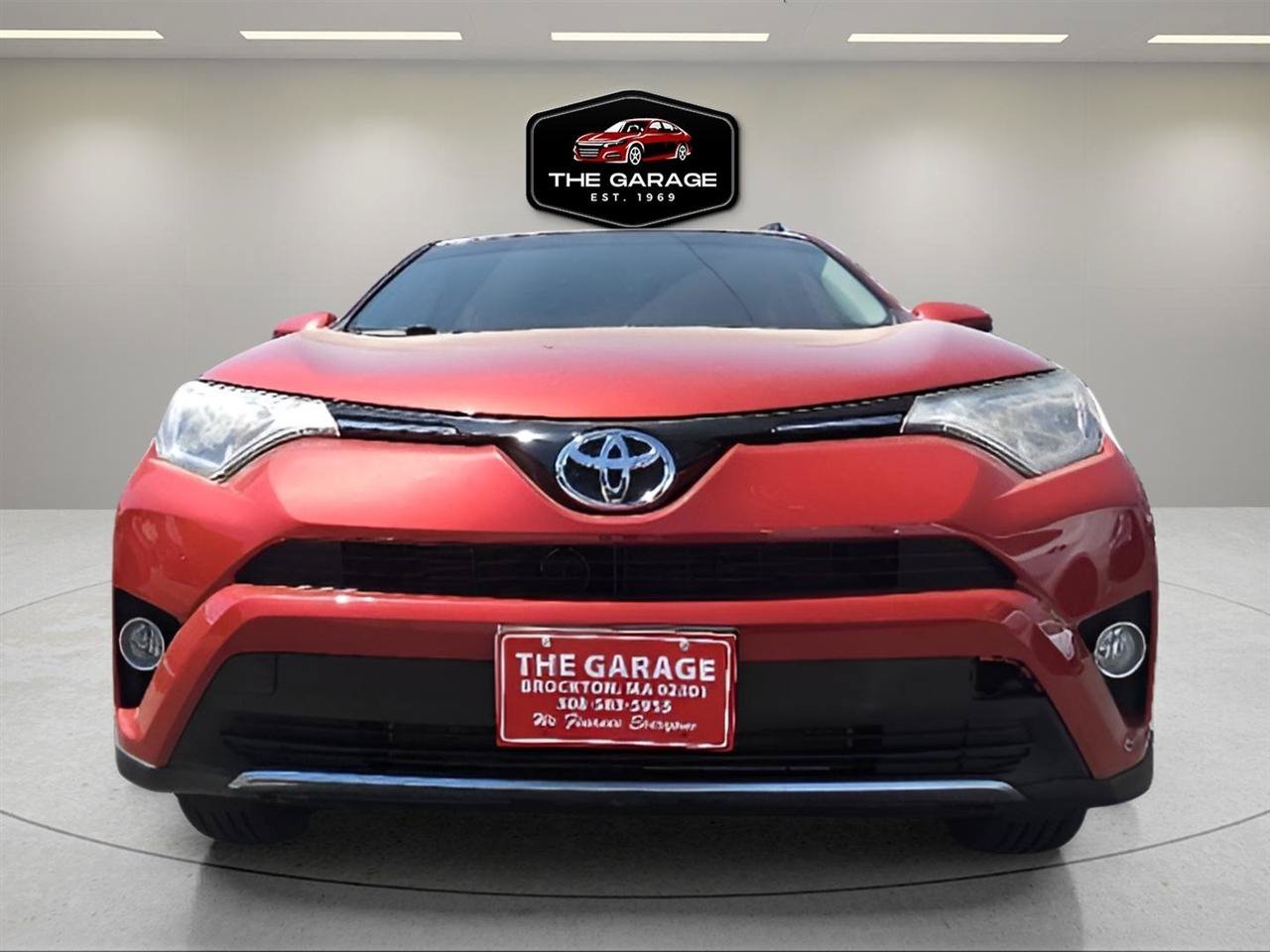 Used 2016 Toyota RAV4 XLE AWD/4WD image 2