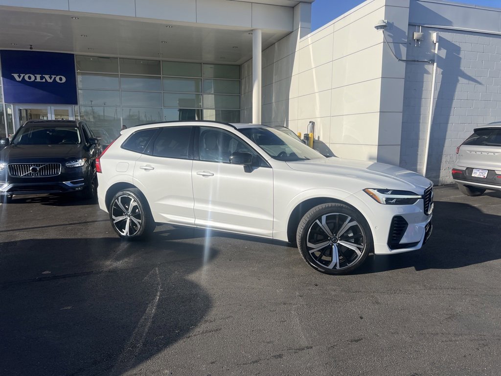 Certified 2024 Volvo XC60 T8 Ultimate w/ Climate Package image 2