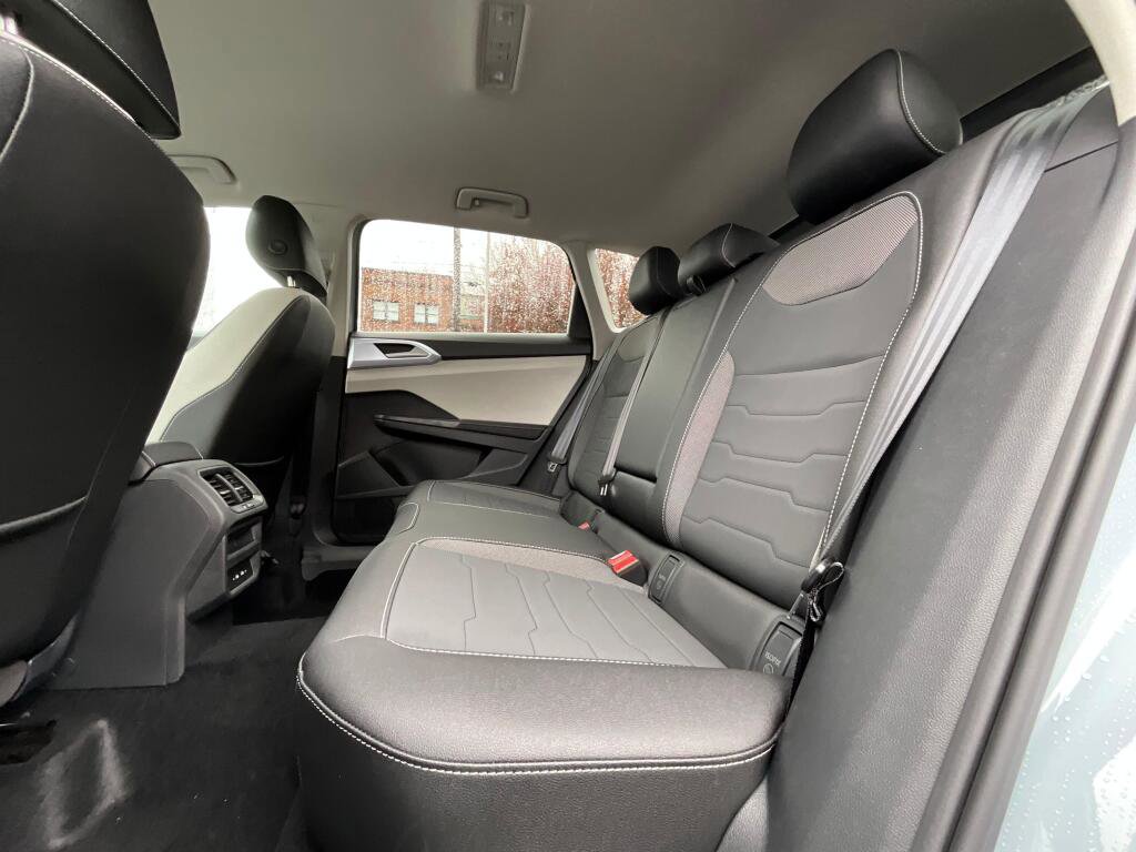 New 2026 Volkswagen Taos SE image 13