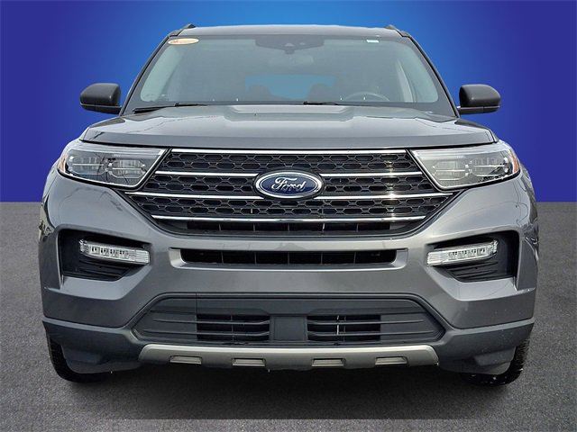 Used 2022 Ford Explorer XLT w/ Equipment Group 202A image 2