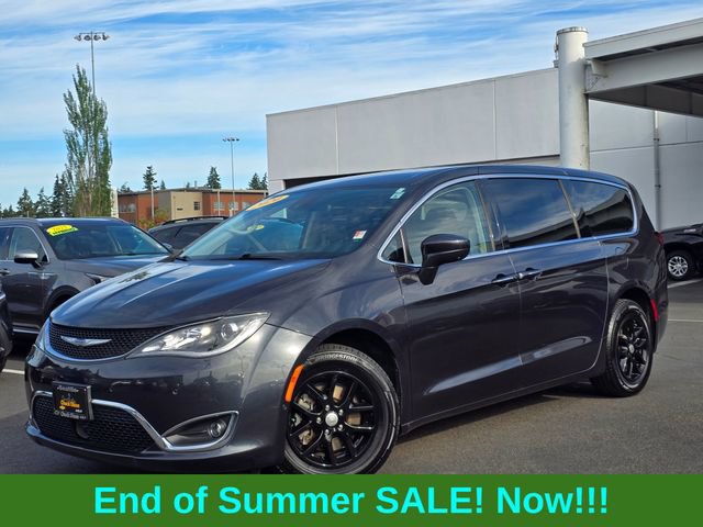 Used 2020 Chrysler Pacifica Touring w/ Advanced Safetytec Group