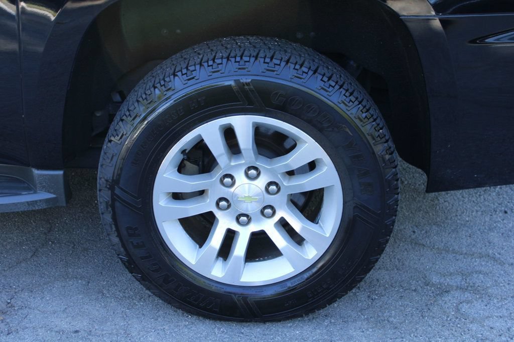 Used 2015 Chevrolet Suburban LS RWD image 38