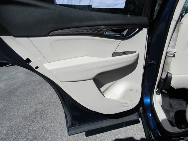 Used 2022 Buick Envision Avenir w/ Technology Package II image 27