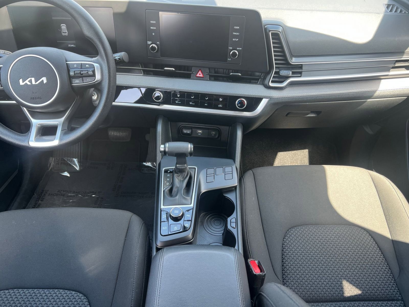 Used 2025 Kia Sportage LX FWD image 40