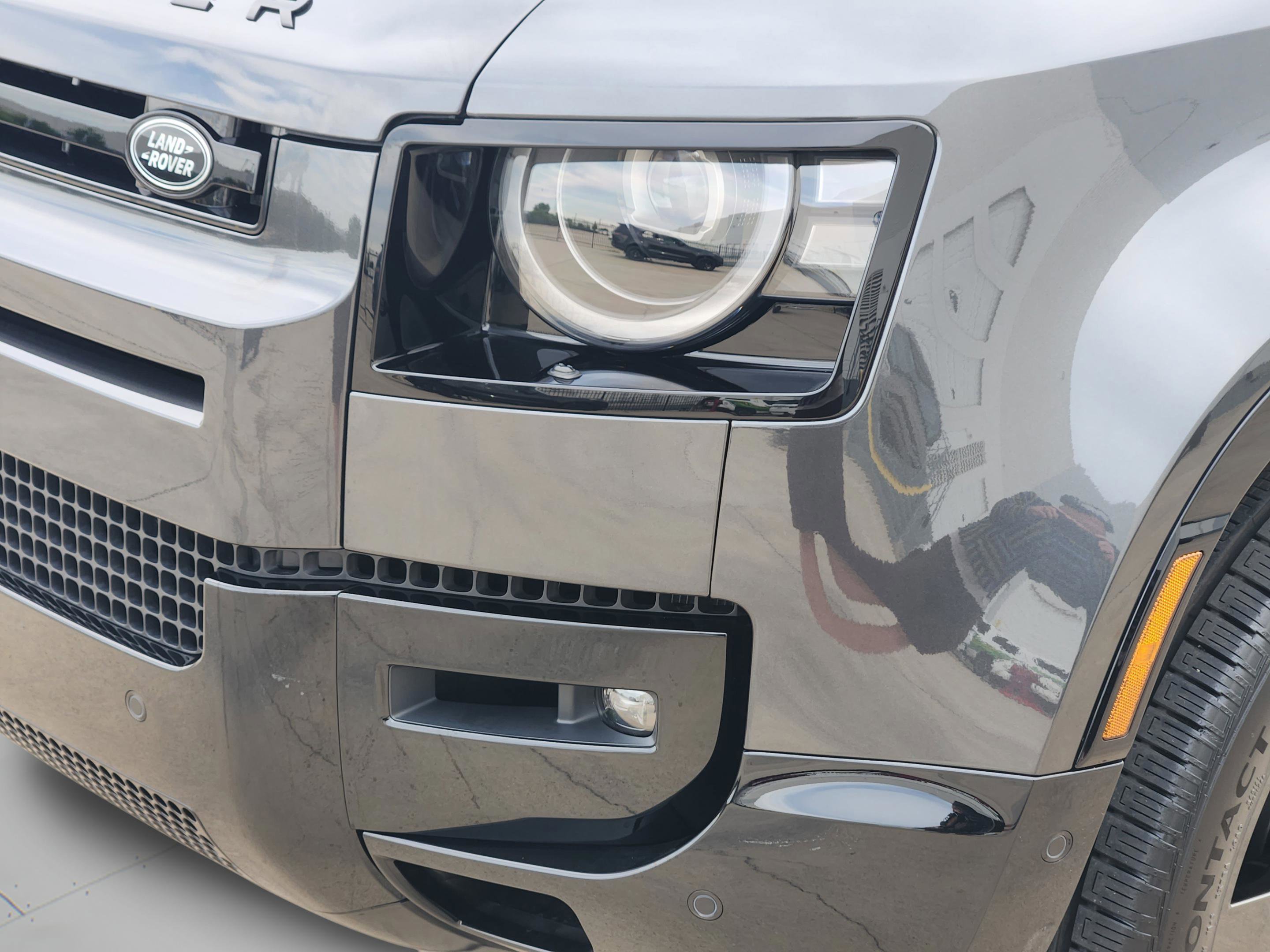 New 2026 Land Rover Defender 110 X-Dynamic SE AWD/4WD image 33