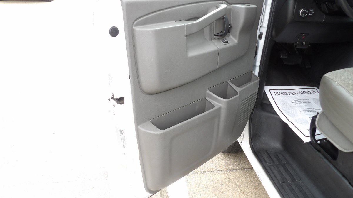 Used 2018 GMC Savana 3500 w/ Power Convenience Package RWD image 6
