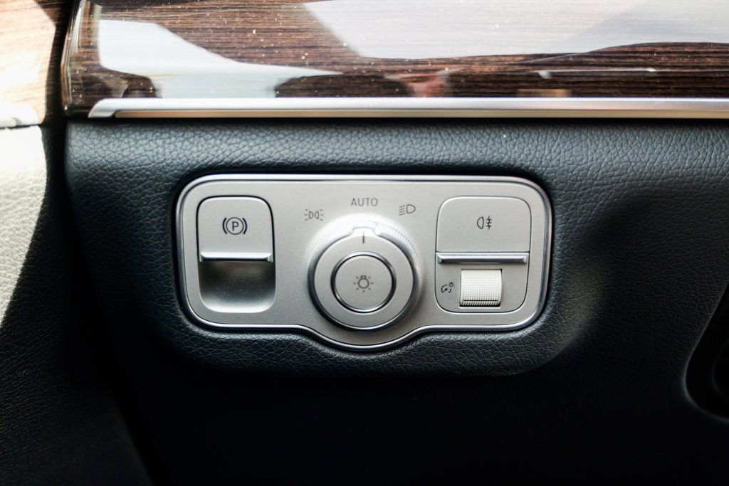 Used 2025 Mercedes-Benz GLS 450 4MATIC image 51