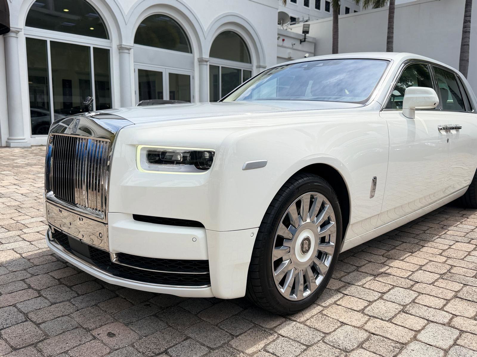 Used 2019 Rolls-Royce Phantom Sedan RWD image 2