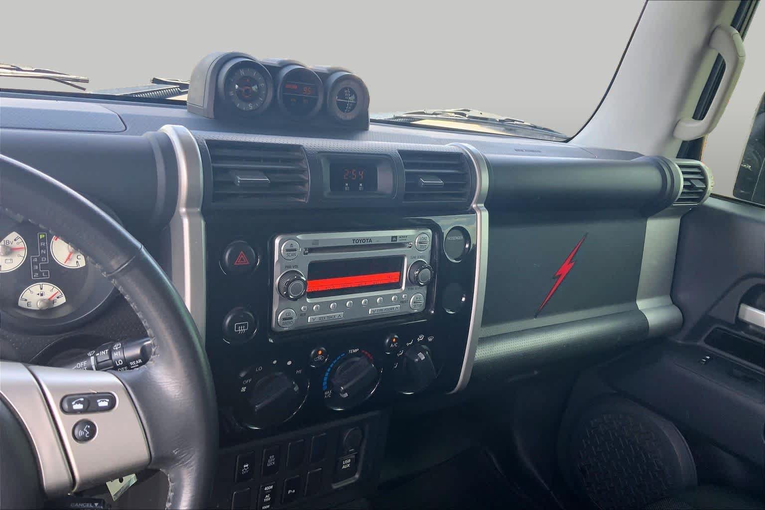 Used 2012 Toyota FJ Cruiser 2WD w/ Upgrade Pkg image 6