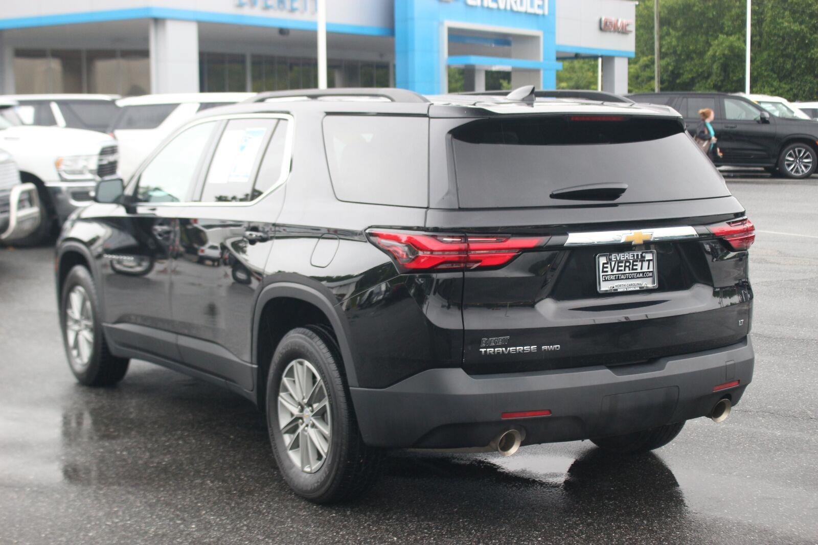 Used 2023 Chevrolet Traverse LT w/ LPO, Cargo Package AWD/4WD image 5