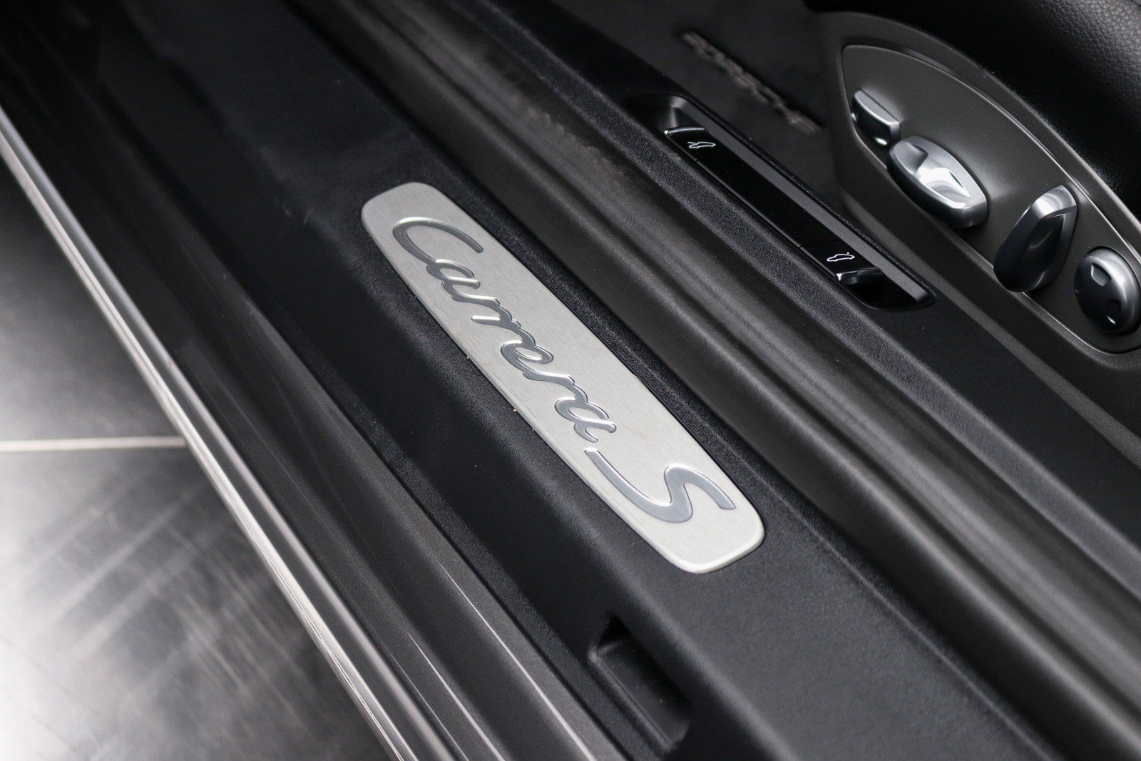 Used 2019 Porsche 911 Carrera S RWD image 25