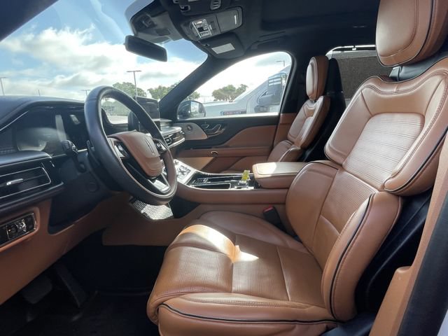 Used 2023 Lincoln Aviator Black Label w/ Class IV Trailer Tow Package AWD/4WD image 14