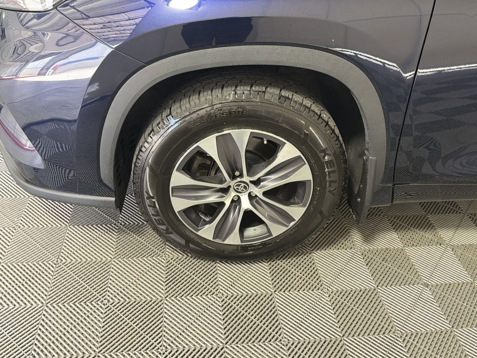 Used 2022 Toyota Highlander XLE image 12