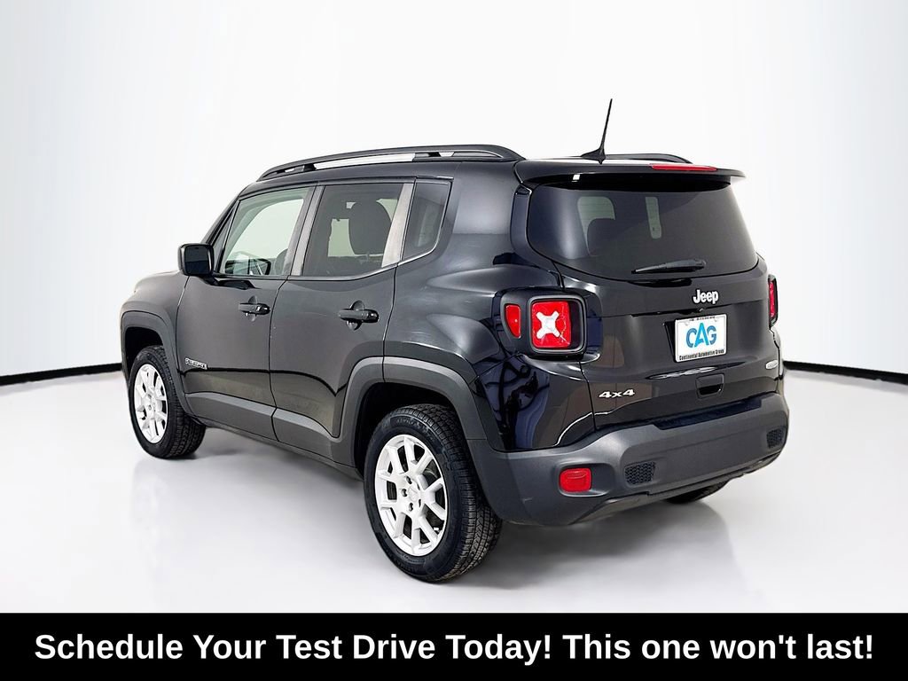 Used 2019 Jeep Renegade Latitude w/ Cold Weather Group AWD/4WD image 5