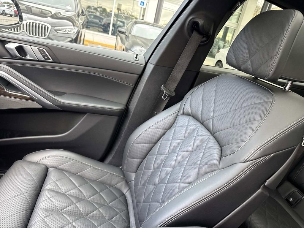 Used 2025 BMW X6 xDrive40i image 16