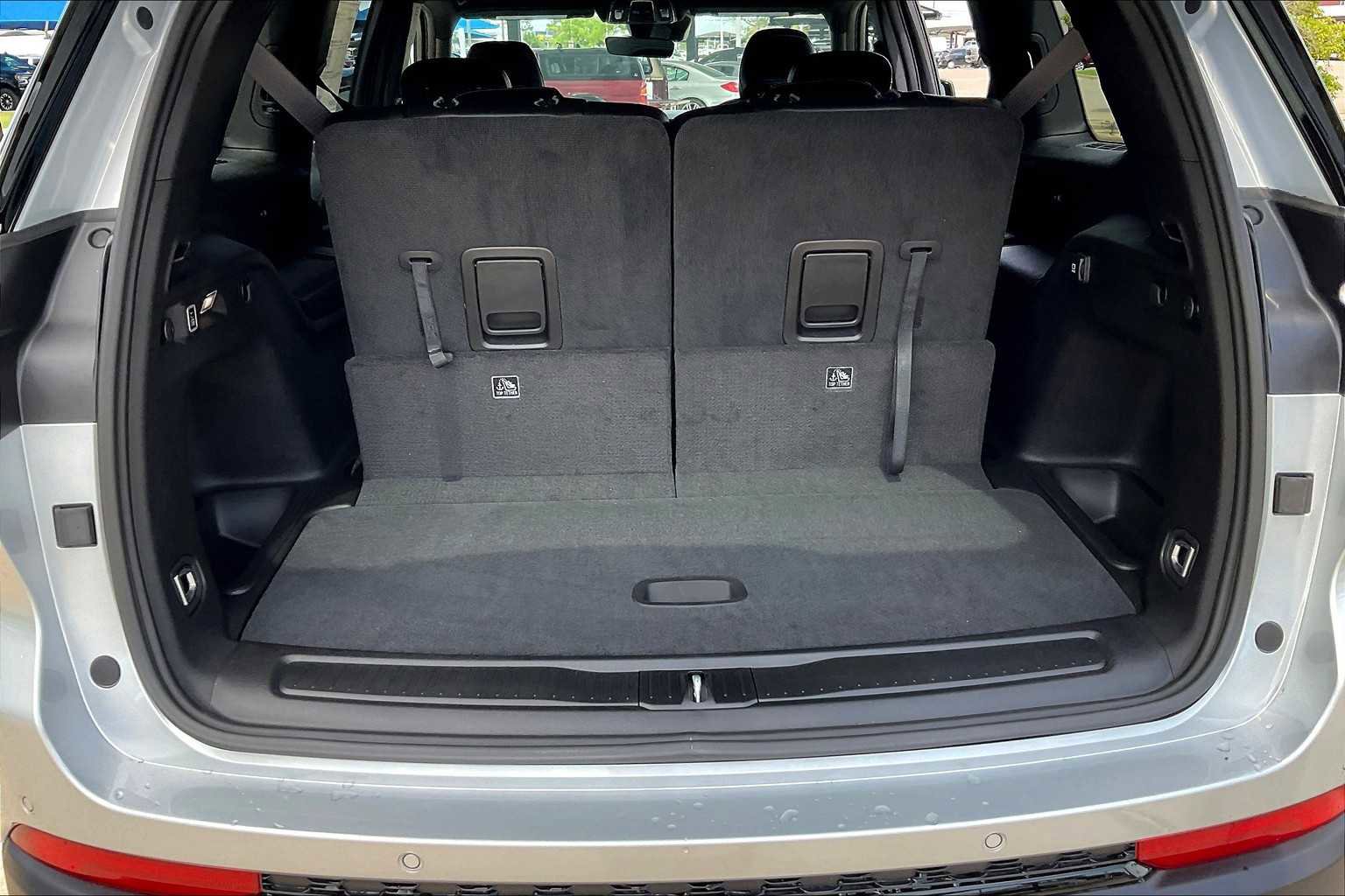 New 2025 Jeep Grand Cherokee L Altitude image 16