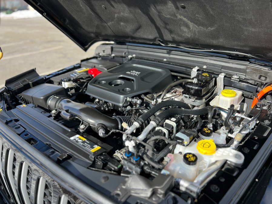 Used 2023 Jeep Wrangler Sahara w/ Cold Weather Group image 37