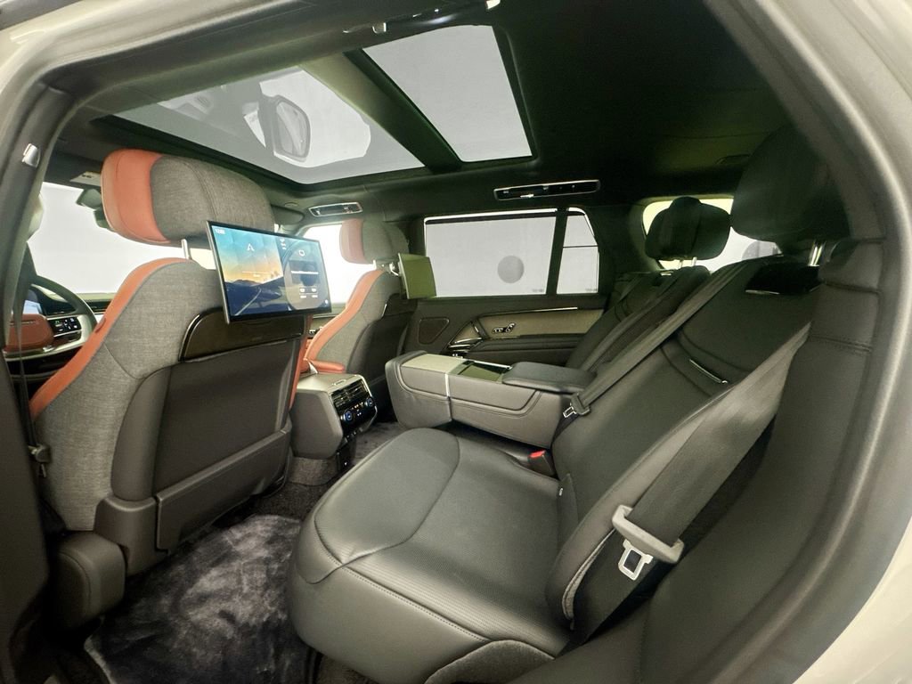 New 2026 Land Rover Range Rover SV image 24