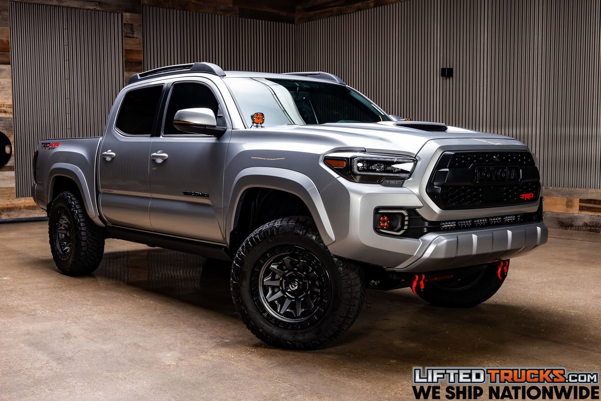 Used 2017 Toyota Tacoma TRD Sport w/ Tow Package (A/T) AWD/4WD image 1