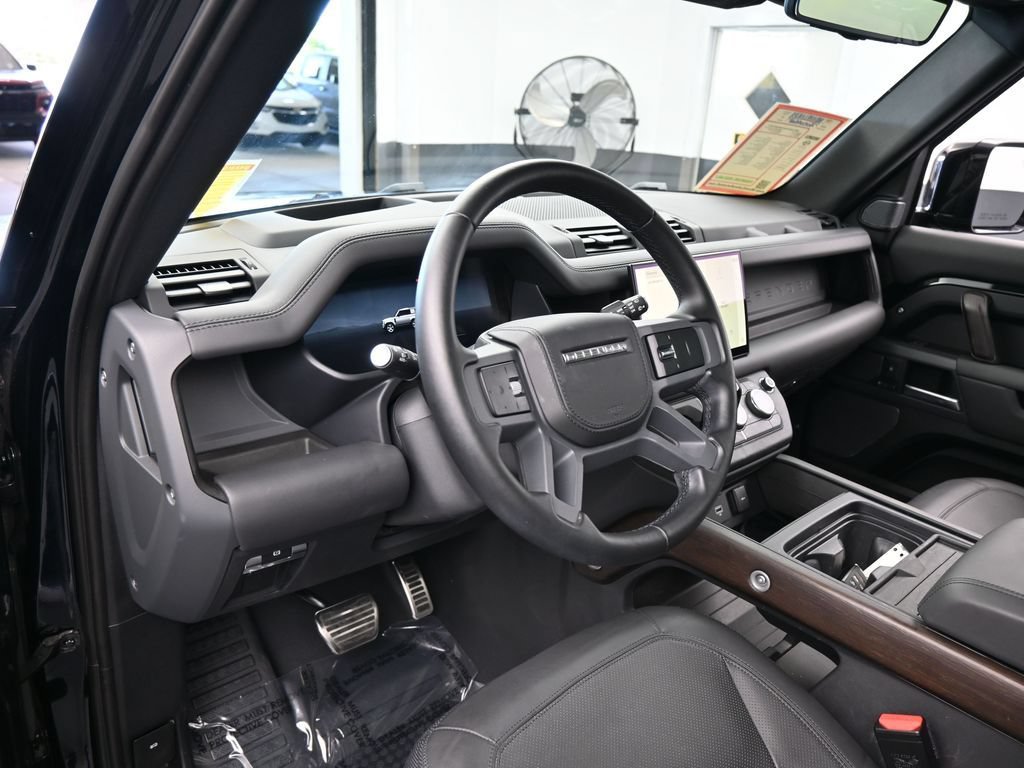 Used 2023 Land Rover Defender 90 X AWD/4WD image 10