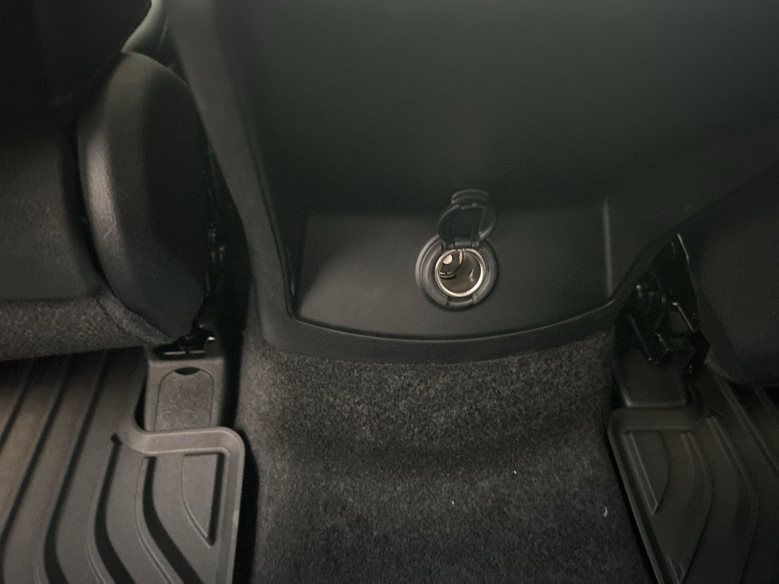 New 2025 Kia Sorento EX image 18