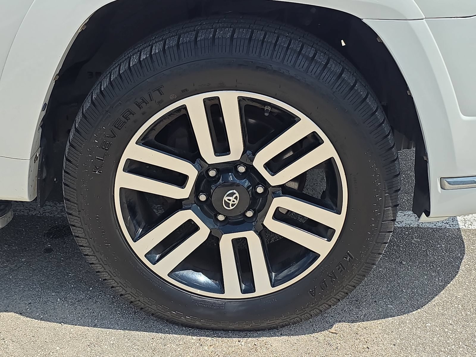 Used 2020 Toyota 4Runner Limited AWD/4WD image 29