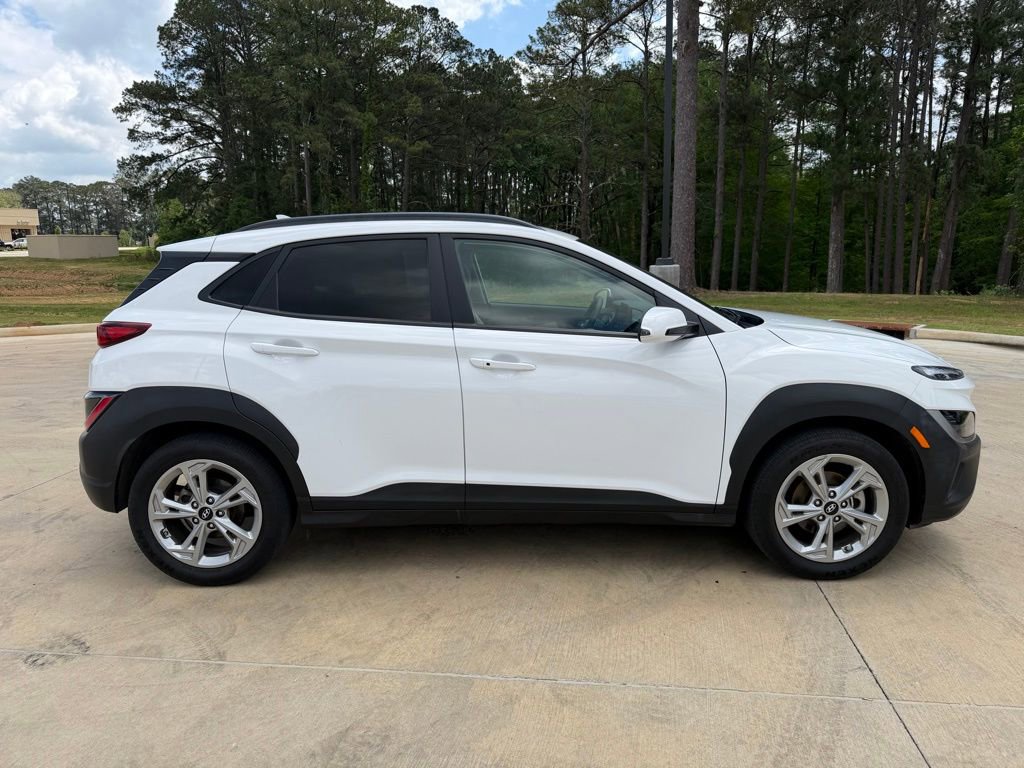 Used 2023 Hyundai Kona SEL FWD image 6