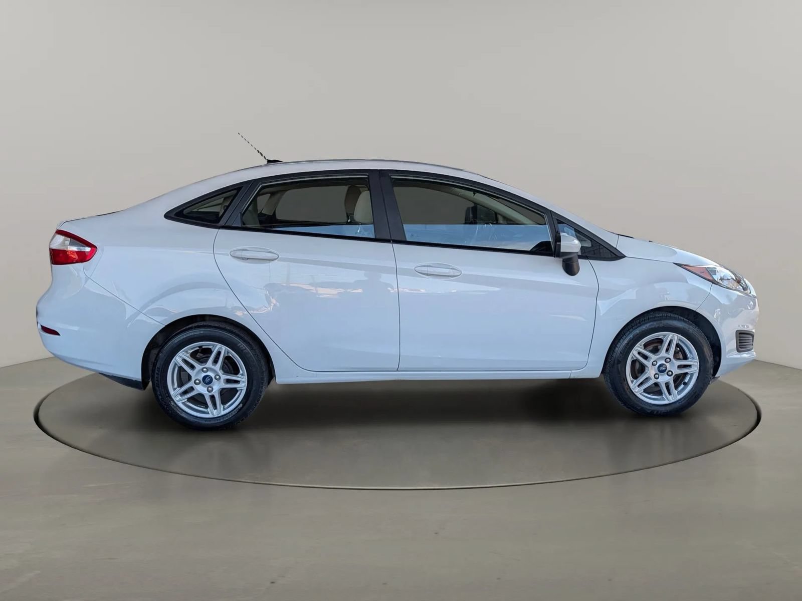 Used 2019 Ford Fiesta SE FWD image 6